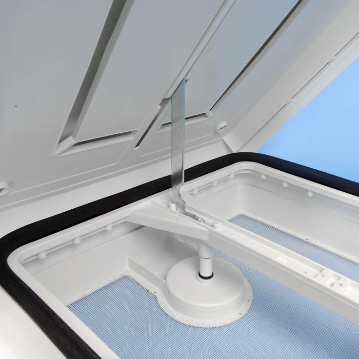 Fiamma Roof Vent/Hatch 400mm x 400mm Manual - Image 2