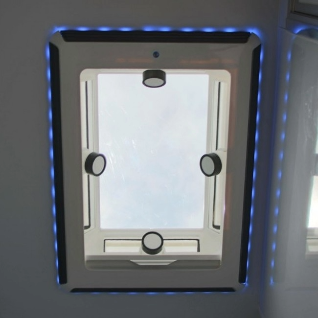 Camec 4 Seasons Evolution Roof Hatch / Skylight - 700mm x 500mm - Image 3